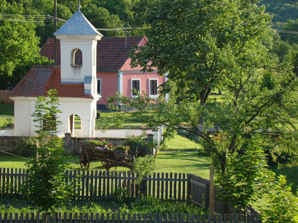 Country House Tunjina Kuca Stara Kapela Vendégház Pavlovci Szoba fotó