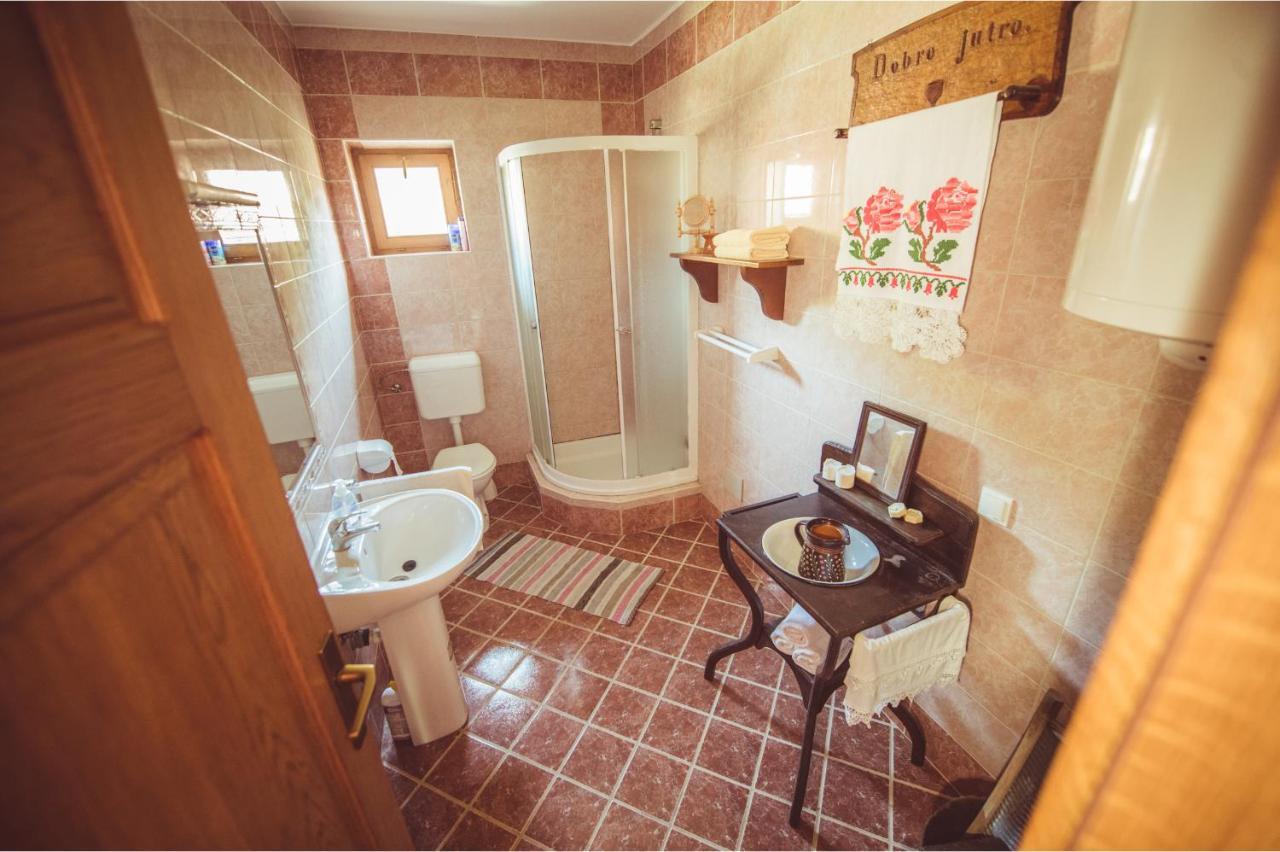 Country House Tunjina Kuca Stara Kapela Vendégház Pavlovci Kültér fotó