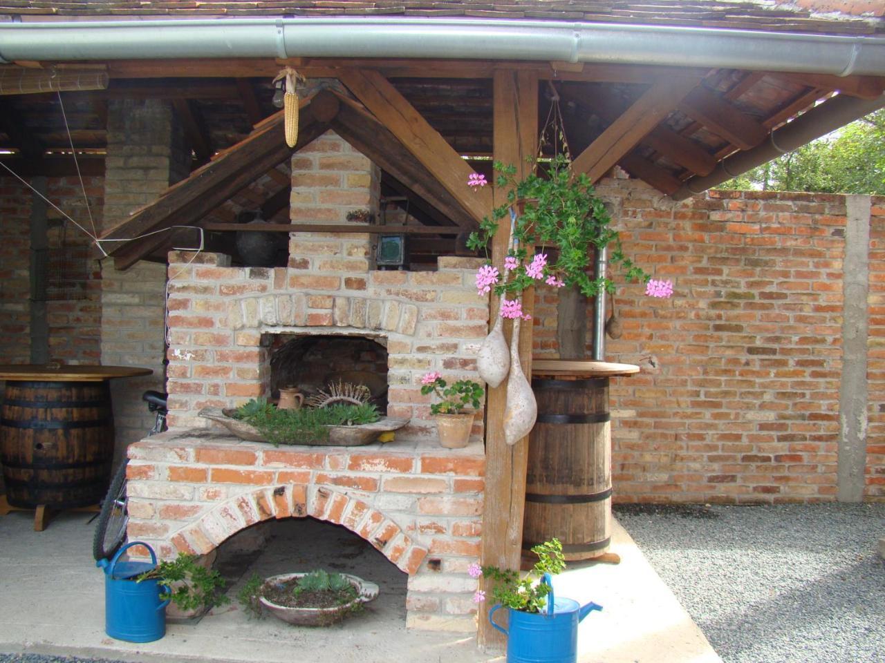 Country House Tunjina Kuca Stara Kapela Vendégház Pavlovci Kültér fotó